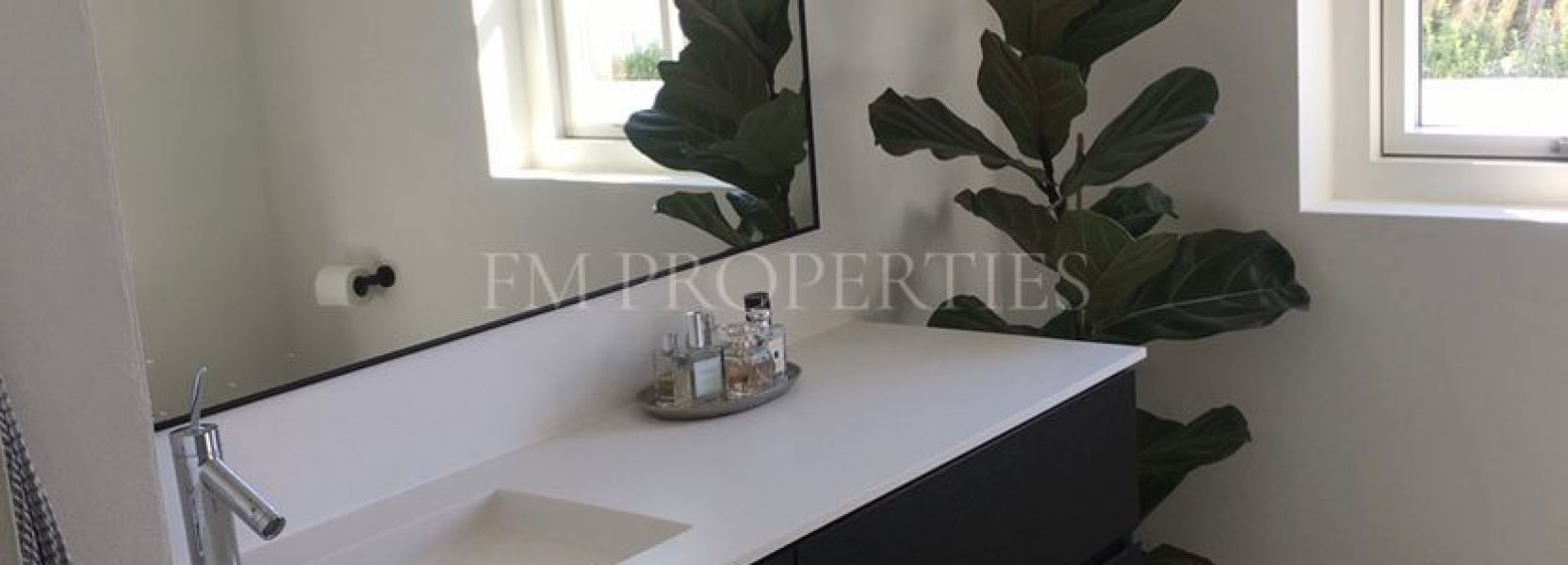 Villa  in Los Monteros, Marbella Oost, Marbella