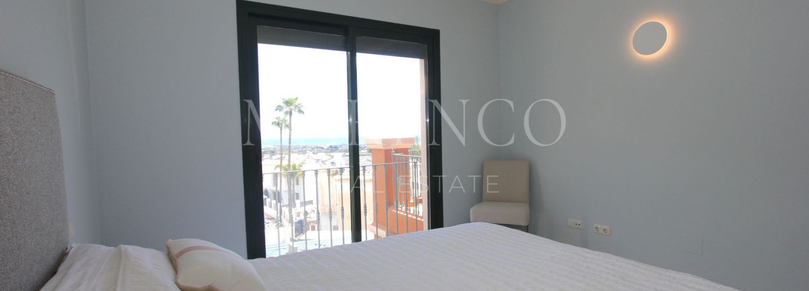 Apartment in Monte Halcones, Benahavis