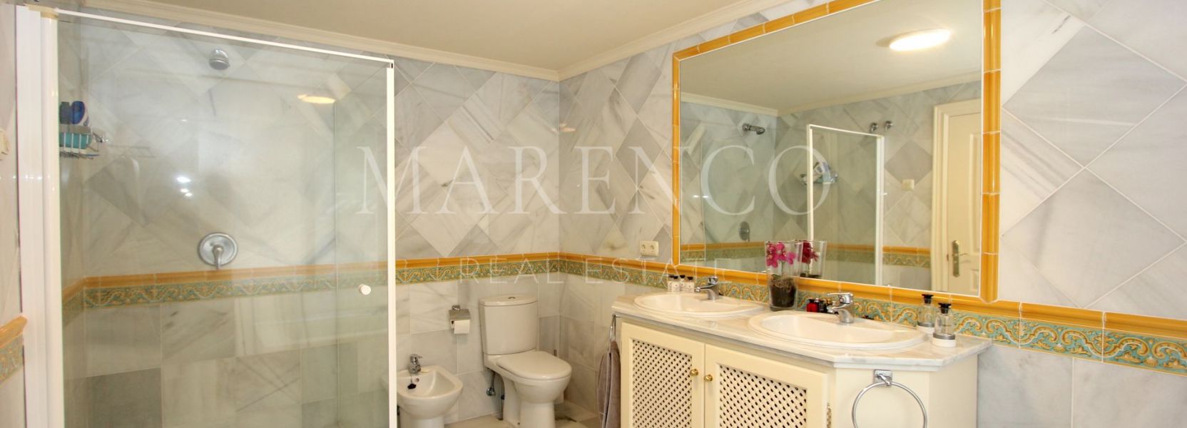 Apartment in Monte Halcones, Benahavis