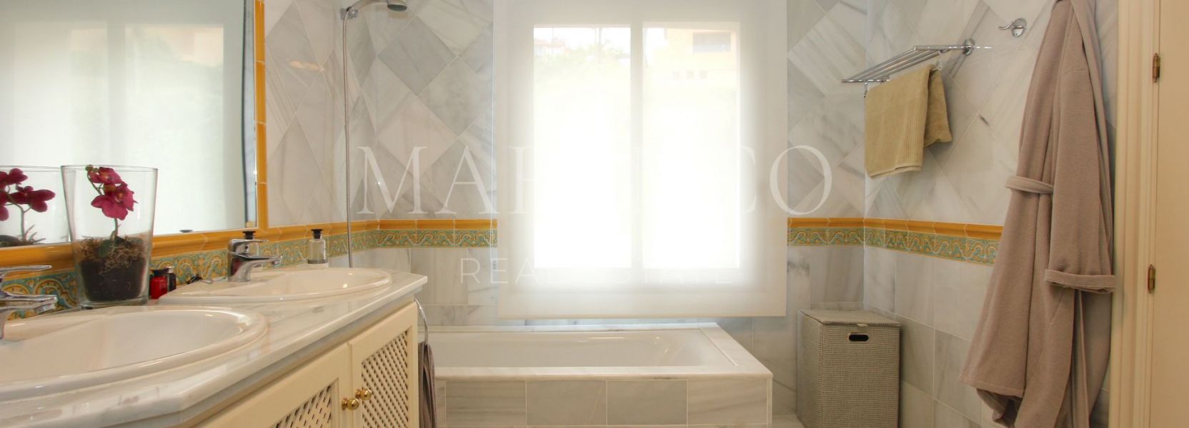 Apartment in Monte Halcones, Benahavis