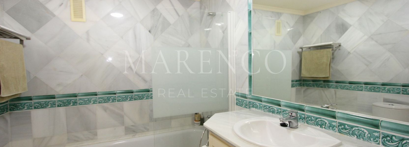 Apartment in Monte Halcones, Benahavis