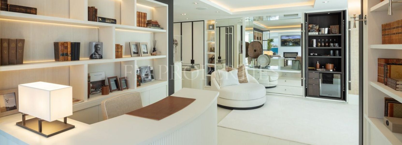 Penthouse  in Puente Romano, Marbella Golden Mile, Marbella