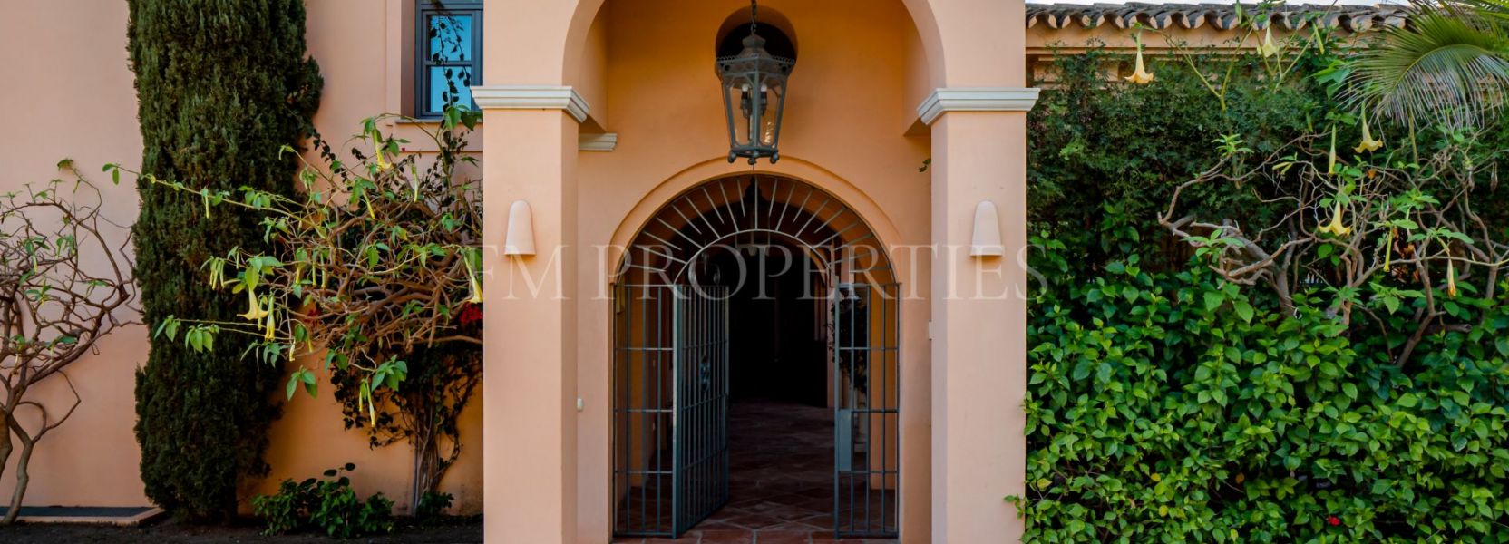 Villa  in Los Flamingos, Benahavis