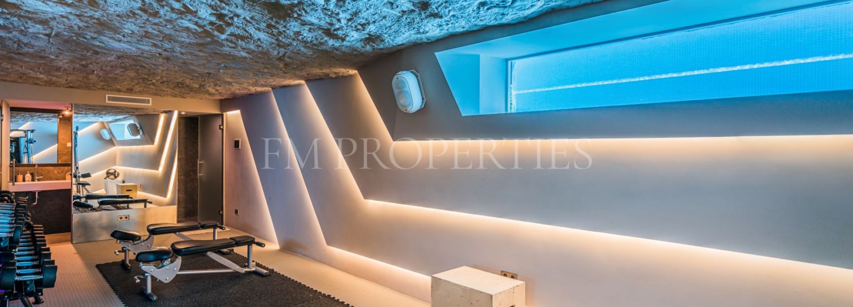 Villa  in Nueva Andalucia, Marbella