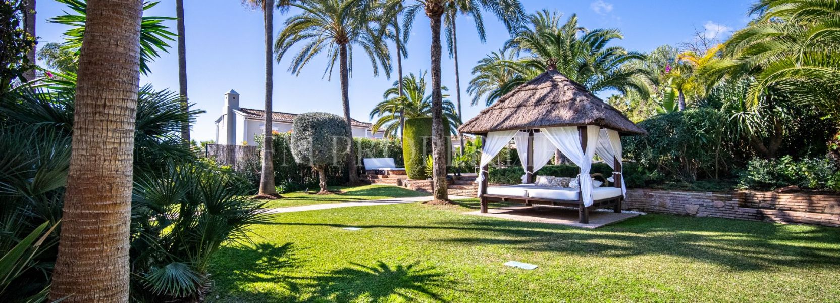 Villa  in Los Naranjos, Nueva Andalucia, Marbella