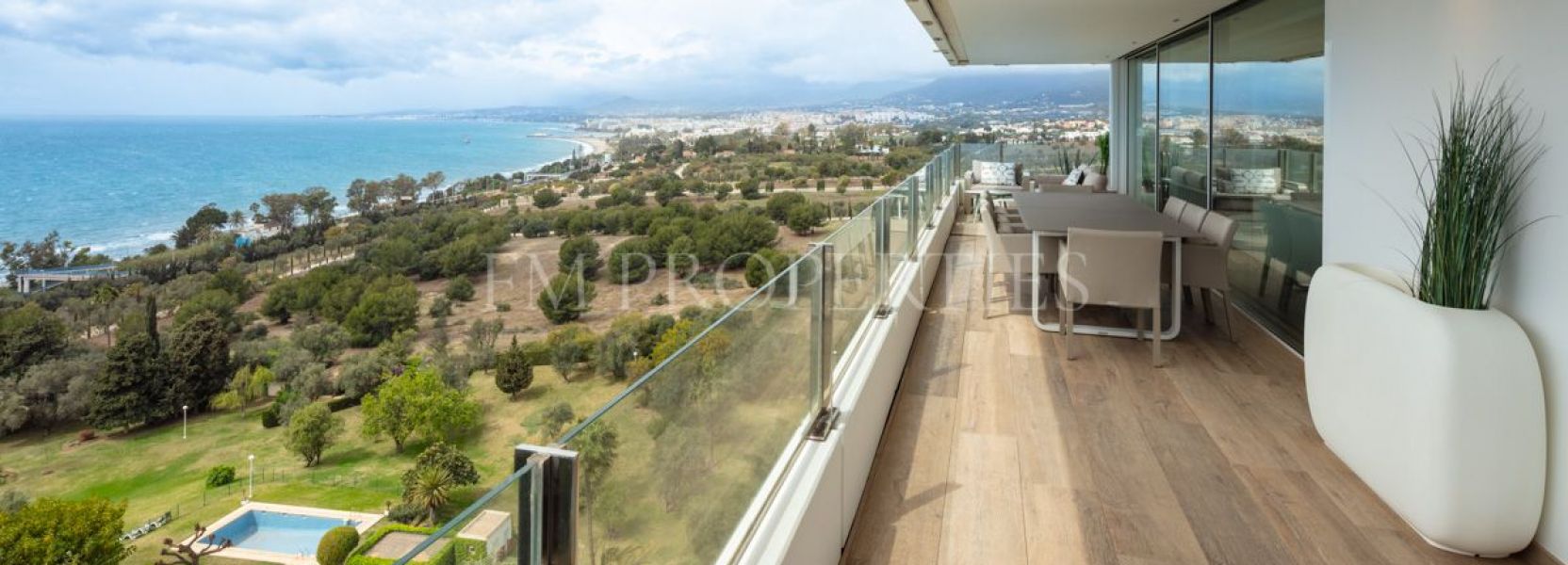 Wohnung  in Rio Real, Marbella Ost, Marbella