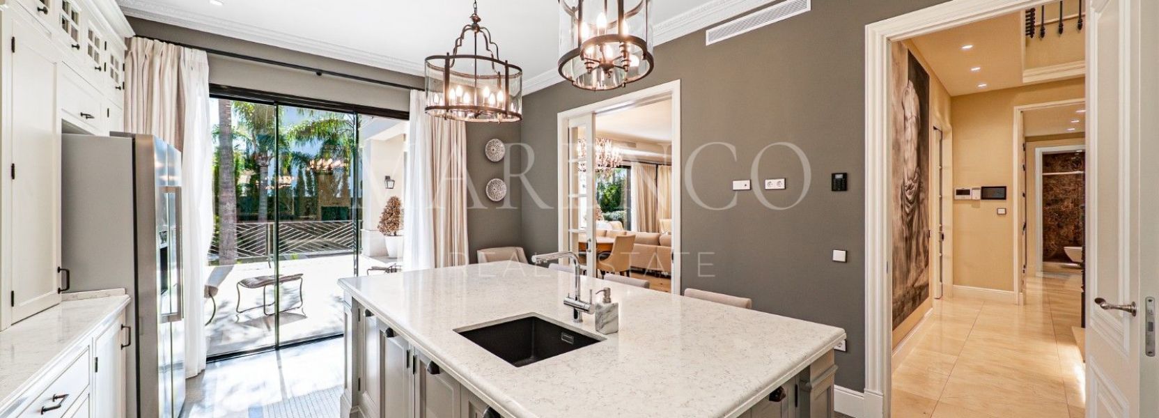 Villa  in Los Flamingos Golf, Benahavis