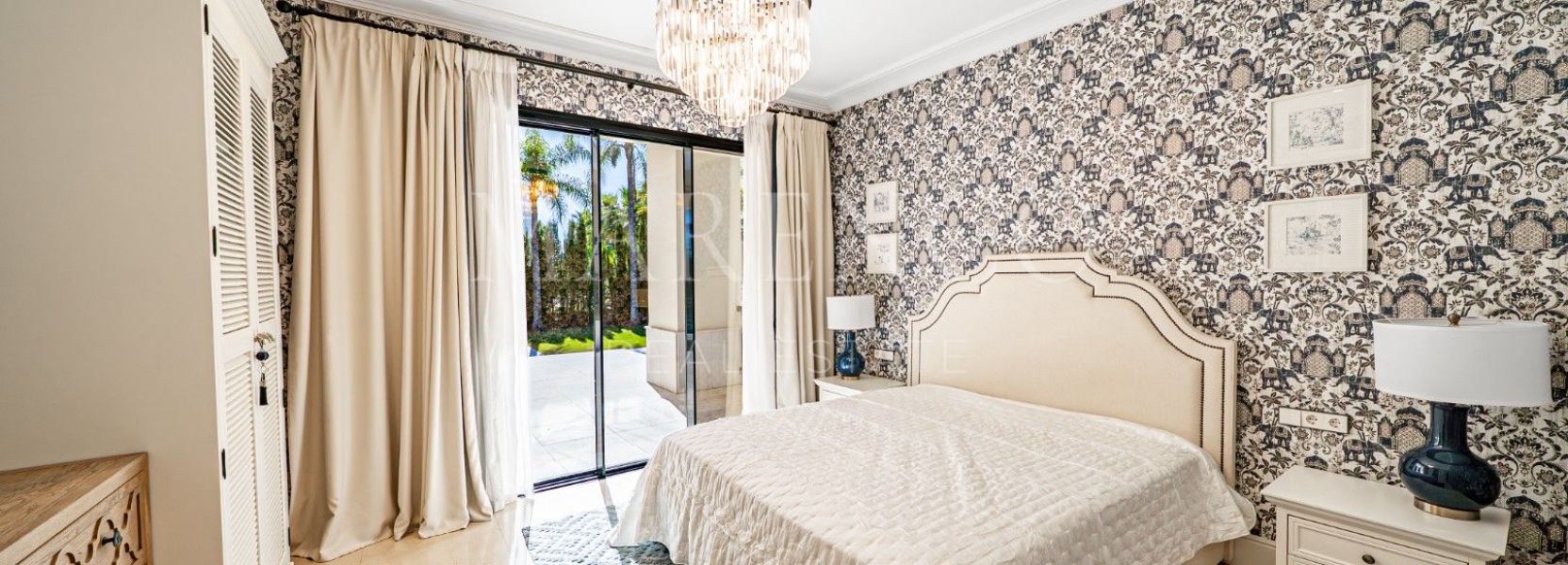 Villa  in Los Flamingos Golf, Benahavis