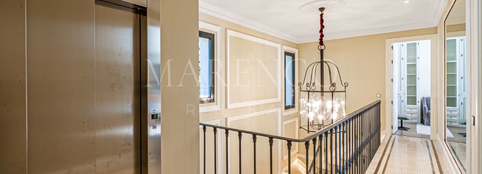 Villa  in Los Flamingos Golf, Benahavis