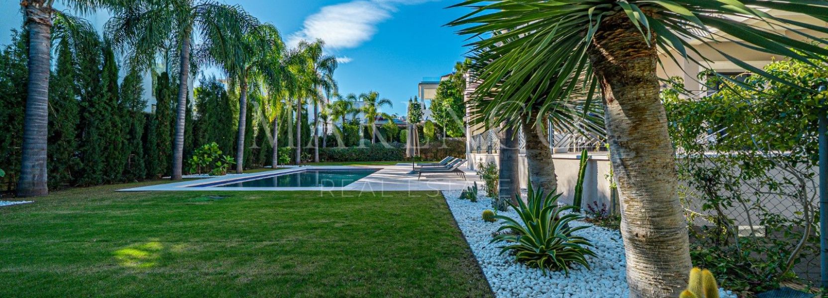 Villa  in Los Flamingos Golf, Benahavis