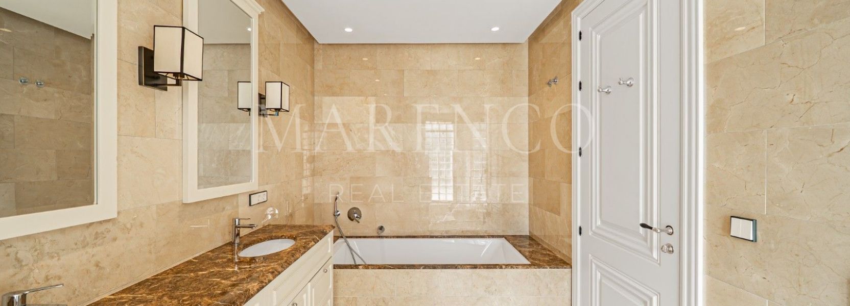 Villa  in Los Flamingos Golf, Benahavis