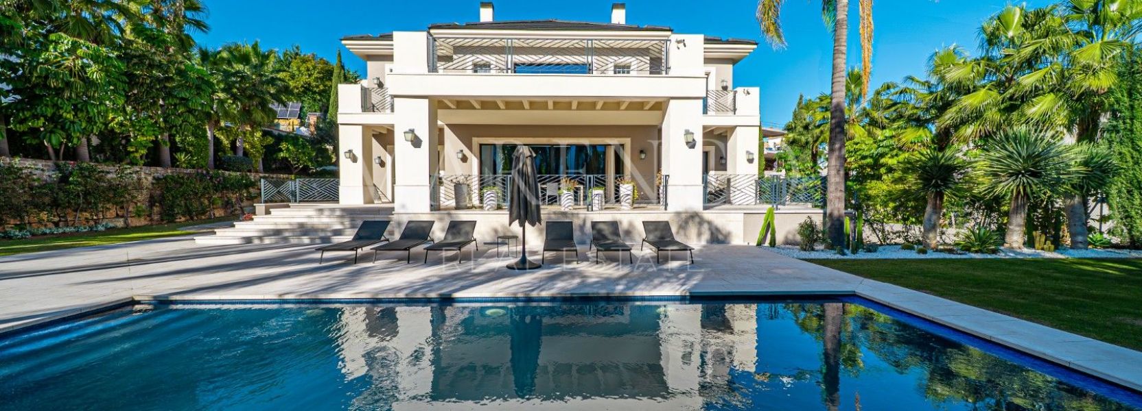 Villa  in Los Flamingos Golf, Benahavis