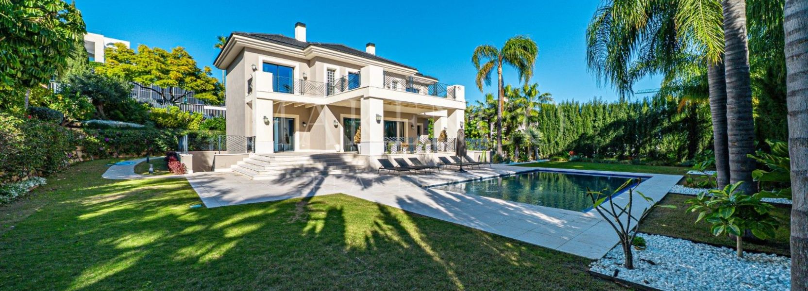 Villa  in Los Flamingos Golf, Benahavis