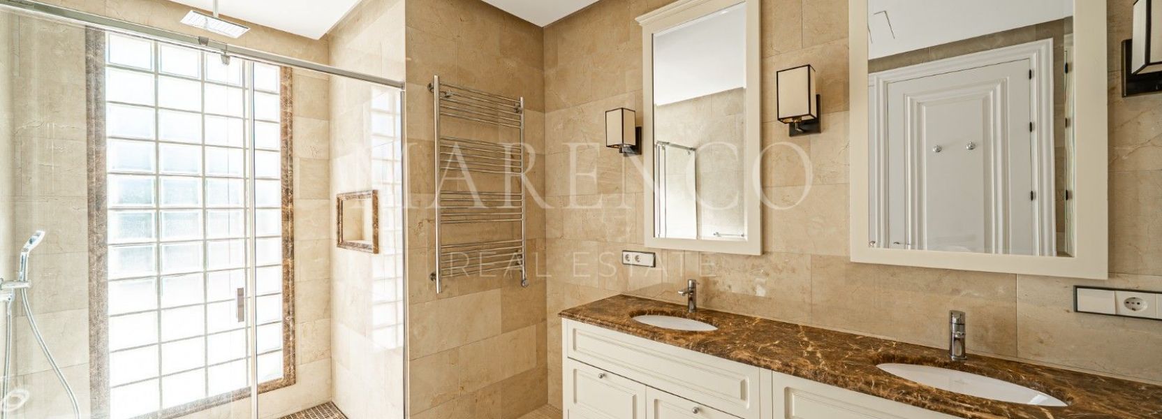 Villa  in Los Flamingos Golf, Benahavis