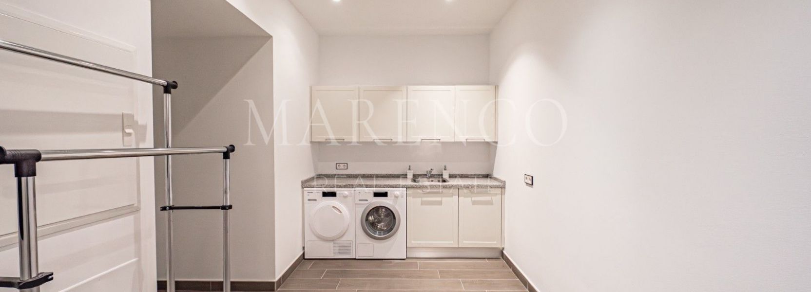 Villa  in Los Flamingos Golf, Benahavis