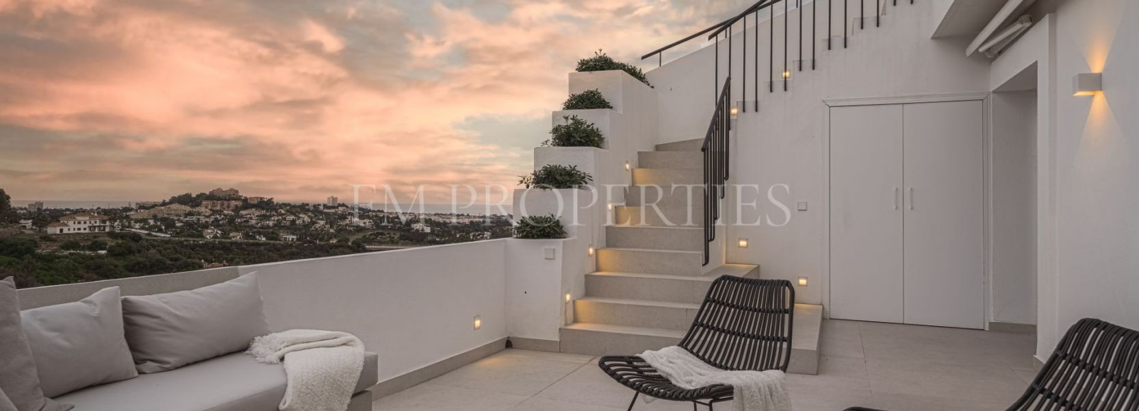 Duplex Penthouse  in La Quinta, Benahavis