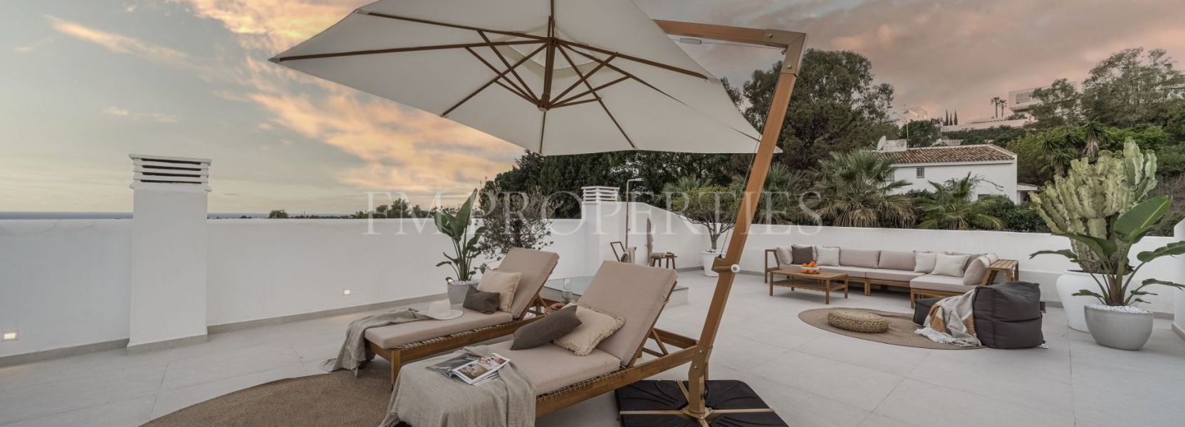 Duplex Penthouse  in La Quinta, Benahavis