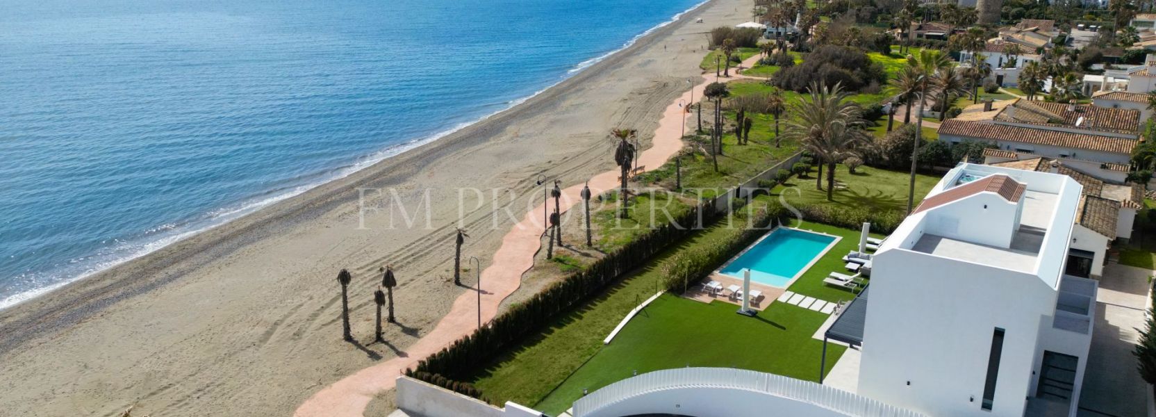 Villa  in El Saladillo, Estepona East, Estepona