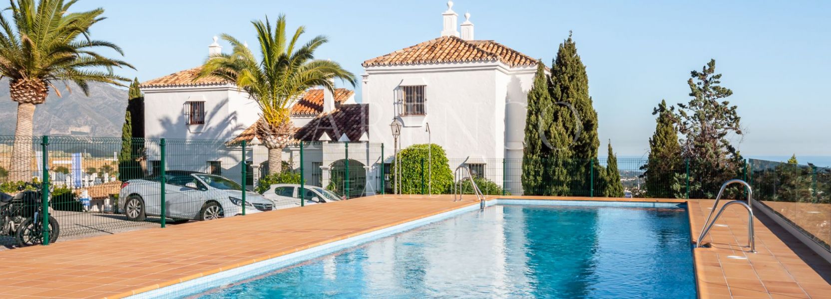 Duplex  à Las Colinas de Marbella, Benahavis