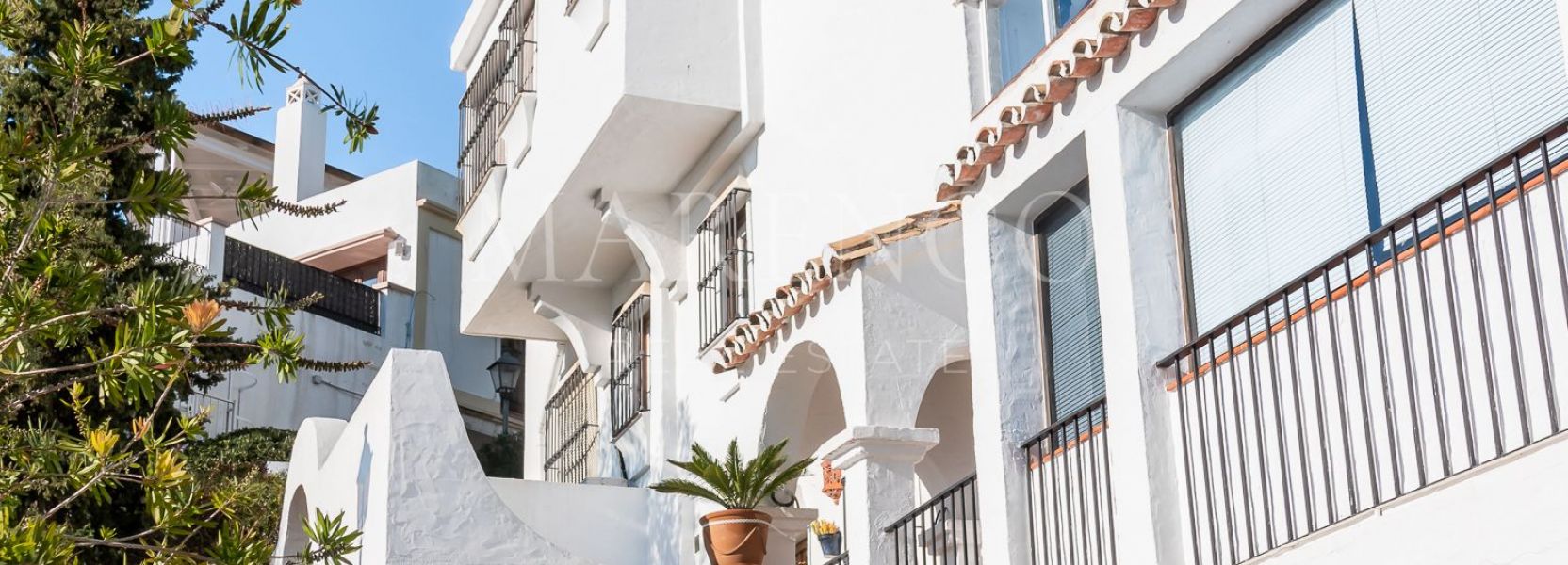 Duplex  à Las Colinas de Marbella, Benahavis