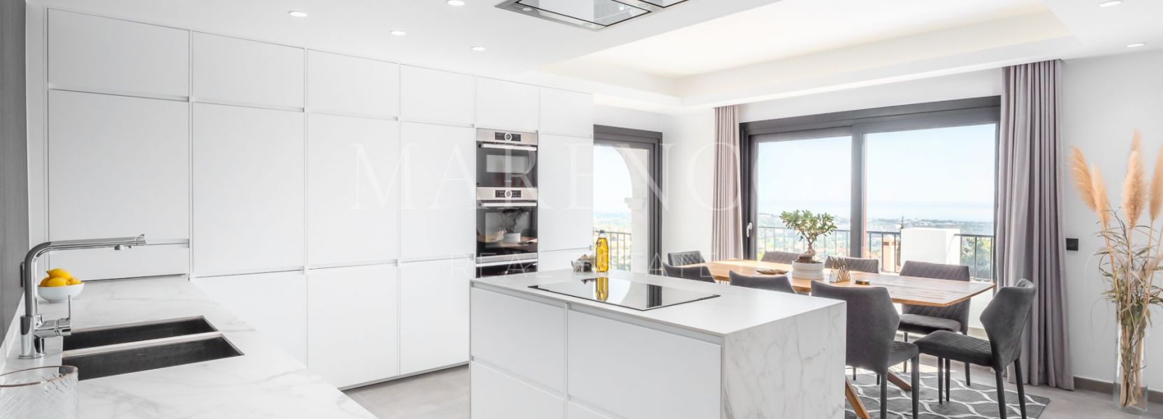 Duplex  à Las Colinas de Marbella, Benahavis