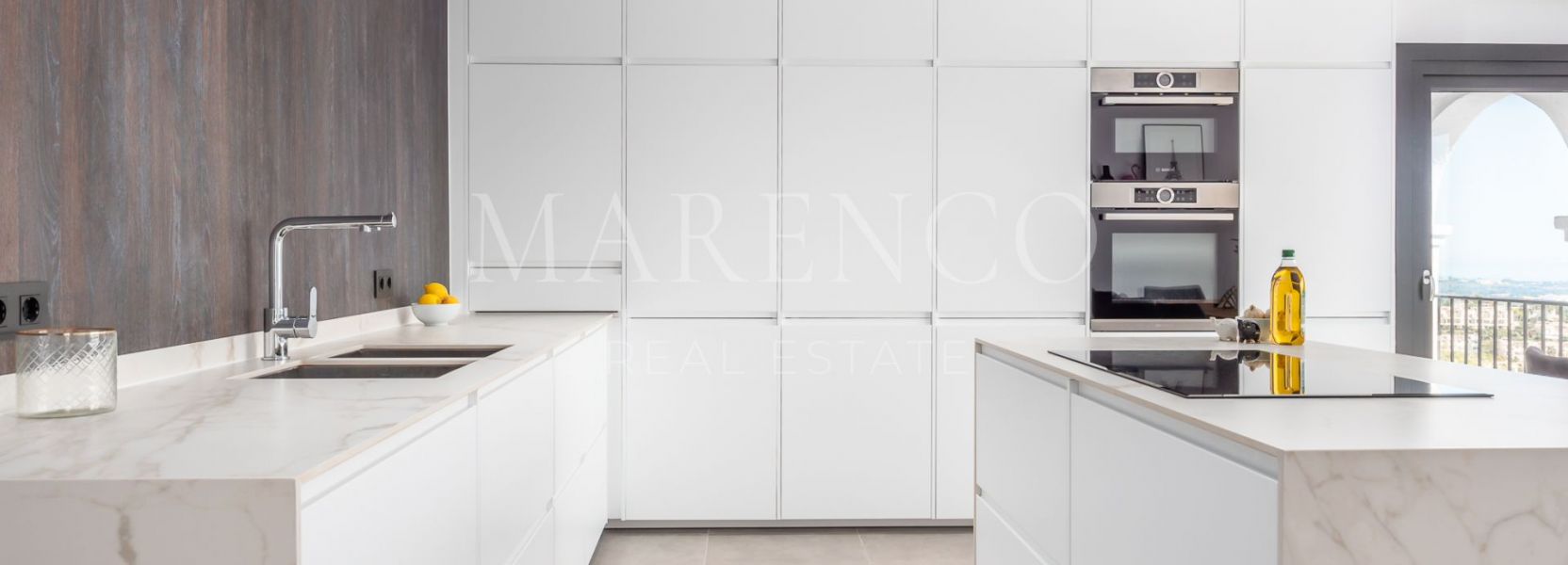 Duplex  à Las Colinas de Marbella, Benahavis