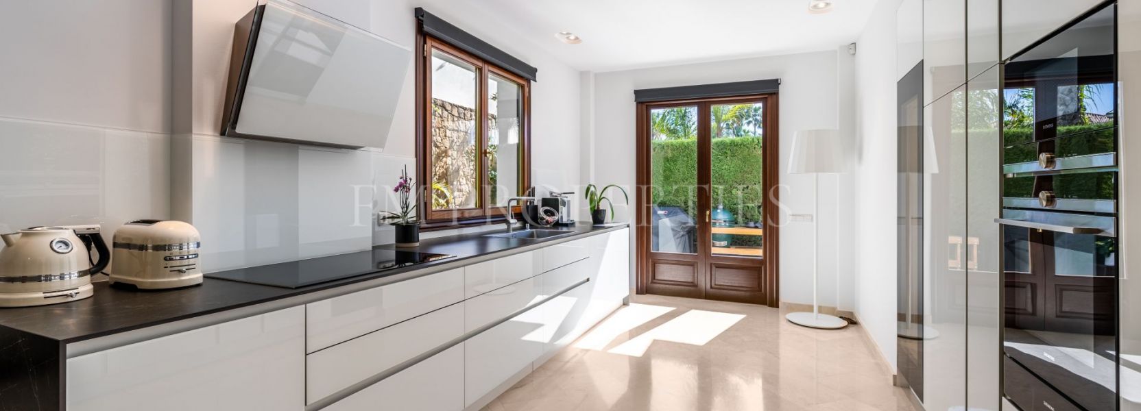 Villa  in Sierra Blanca, Marbella Golden Mile, Marbella