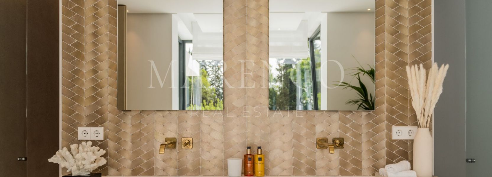 Villa  en El Paraiso, Estepona Este, Estepona