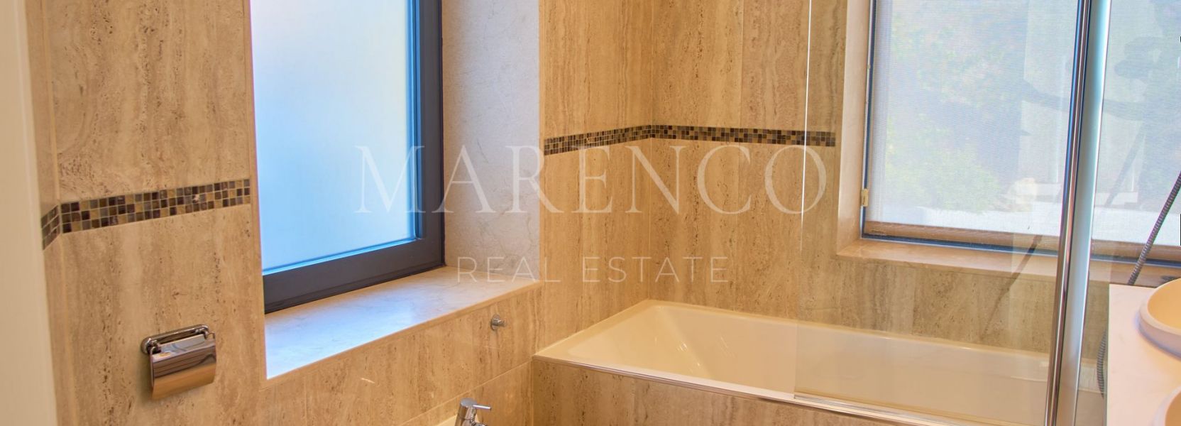 Villa  in Mirador del Paraiso, Benahavis