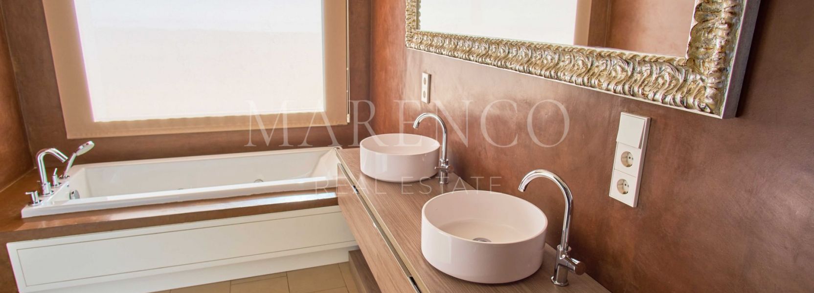 Villa  in Mirador del Paraiso, Benahavis