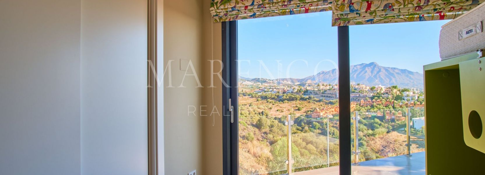 Villa  in Mirador del Paraiso, Benahavis