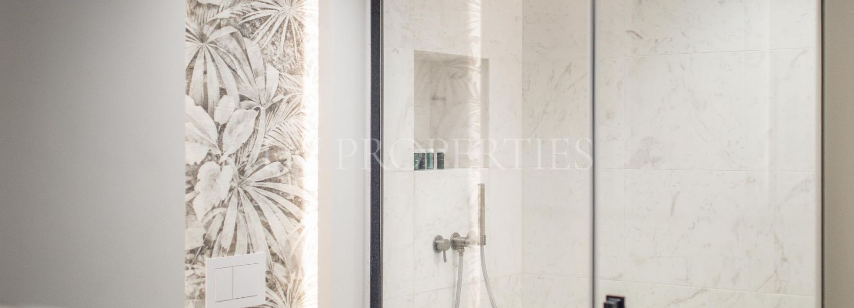 Apartment  in Puente Romano, Marbella Golden Mile, Marbella
