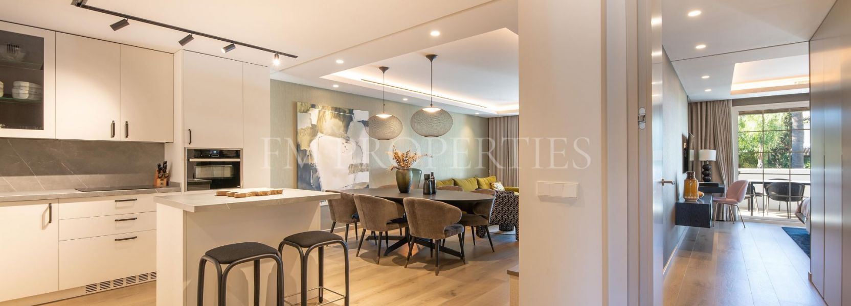 Apartment  in Puente Romano, Marbella Golden Mile, Marbella