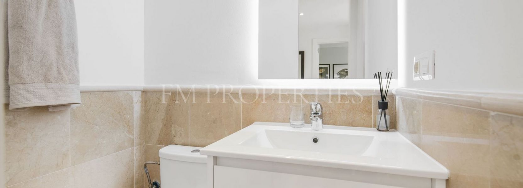 Penthouse  in Aloha, Nueva Andalucia, Marbella