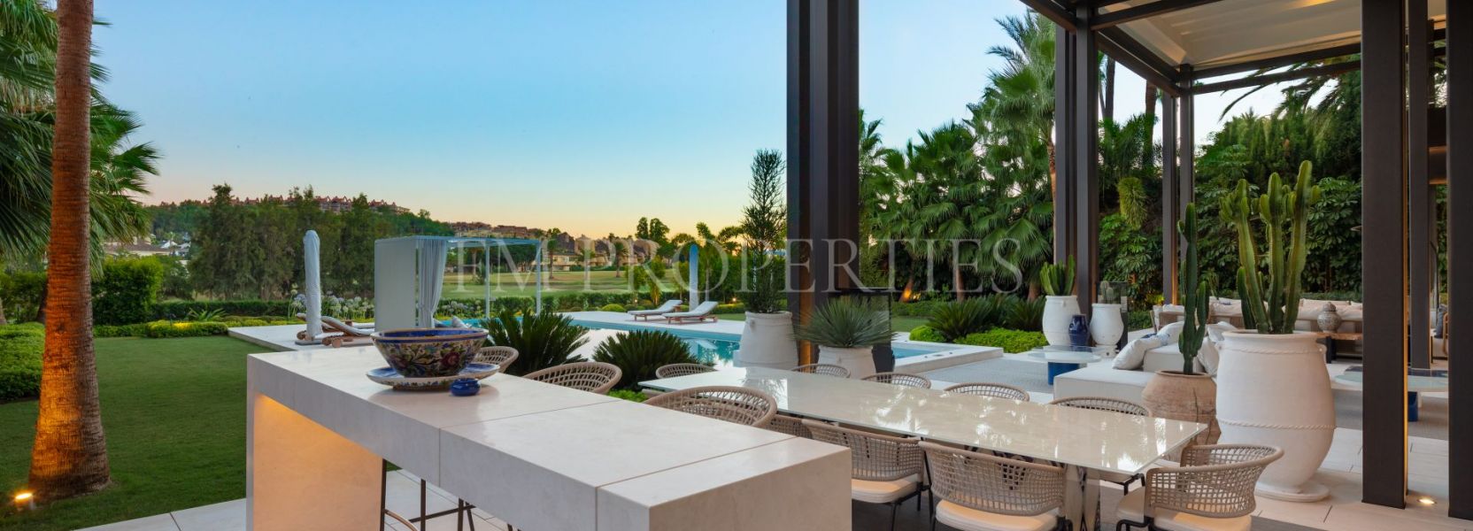 Villa  in La Cerquilla, Nueva Andalucia, Marbella