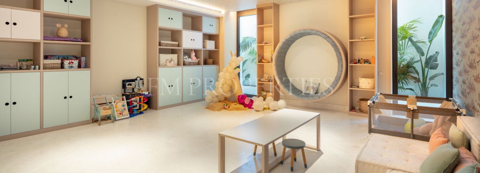 Villa  in La Cerquilla, Nueva Andalucia, Marbella