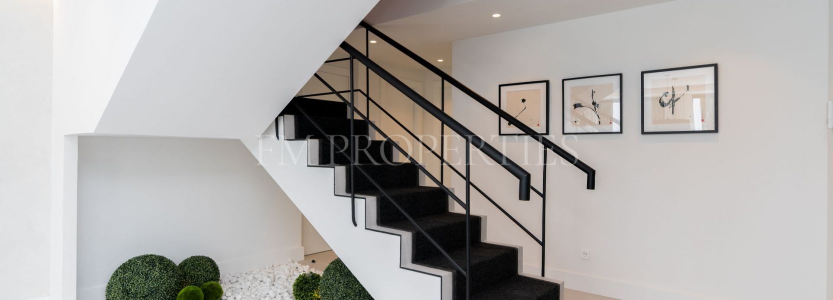 Villa  in Las Brisas, Nueva Andalucia, Marbella