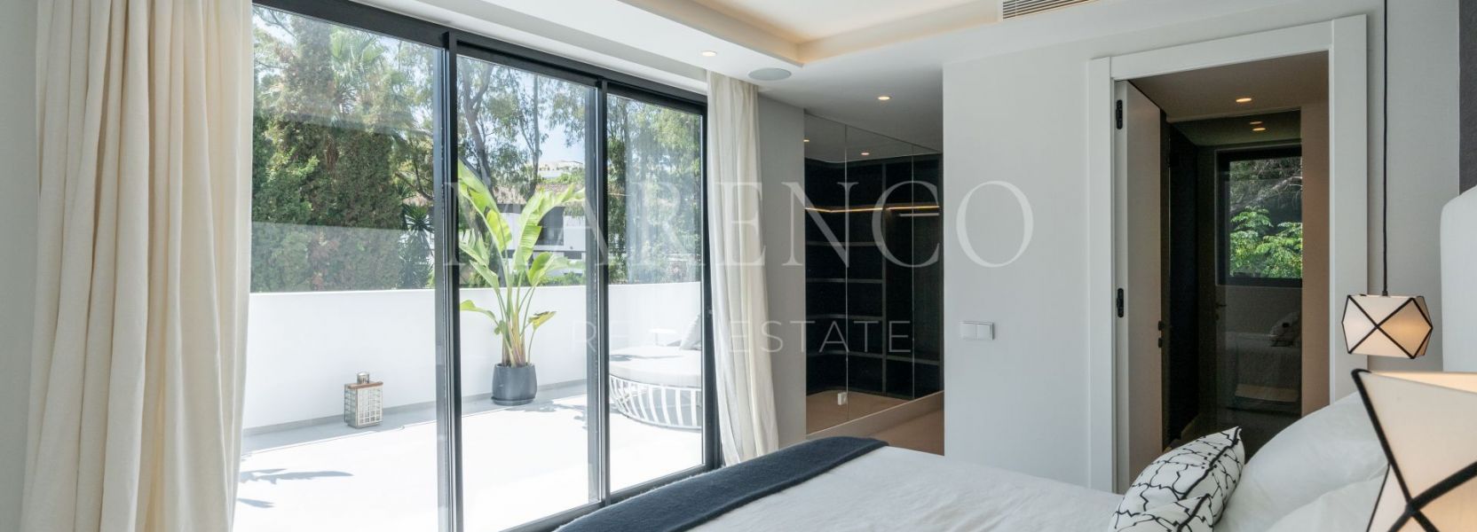 Villa  in Las Brisas, Nueva Andalucia, Marbella