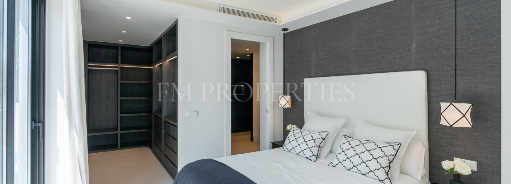 Villa  in Las Brisas, Nueva Andalucia, Marbella