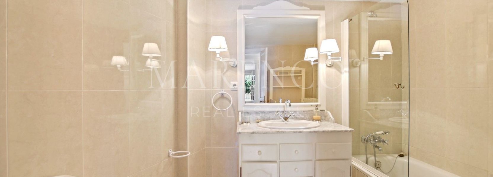 Ground Floor Duplex  in Cabopino, Marbella Ost, Marbella