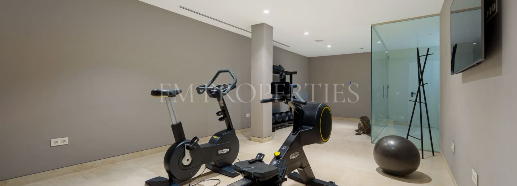 Villa  in Nueva Andalucia, Marbella