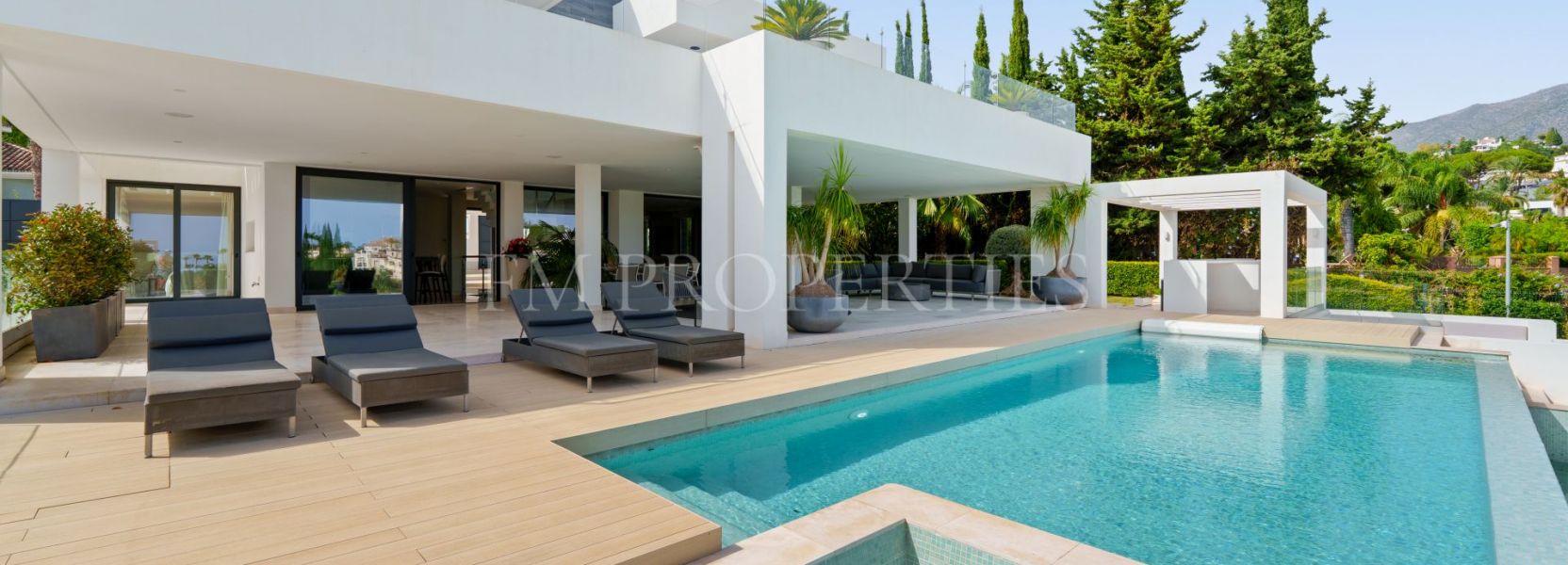 Villa  in Nueva Andalucia, Marbella