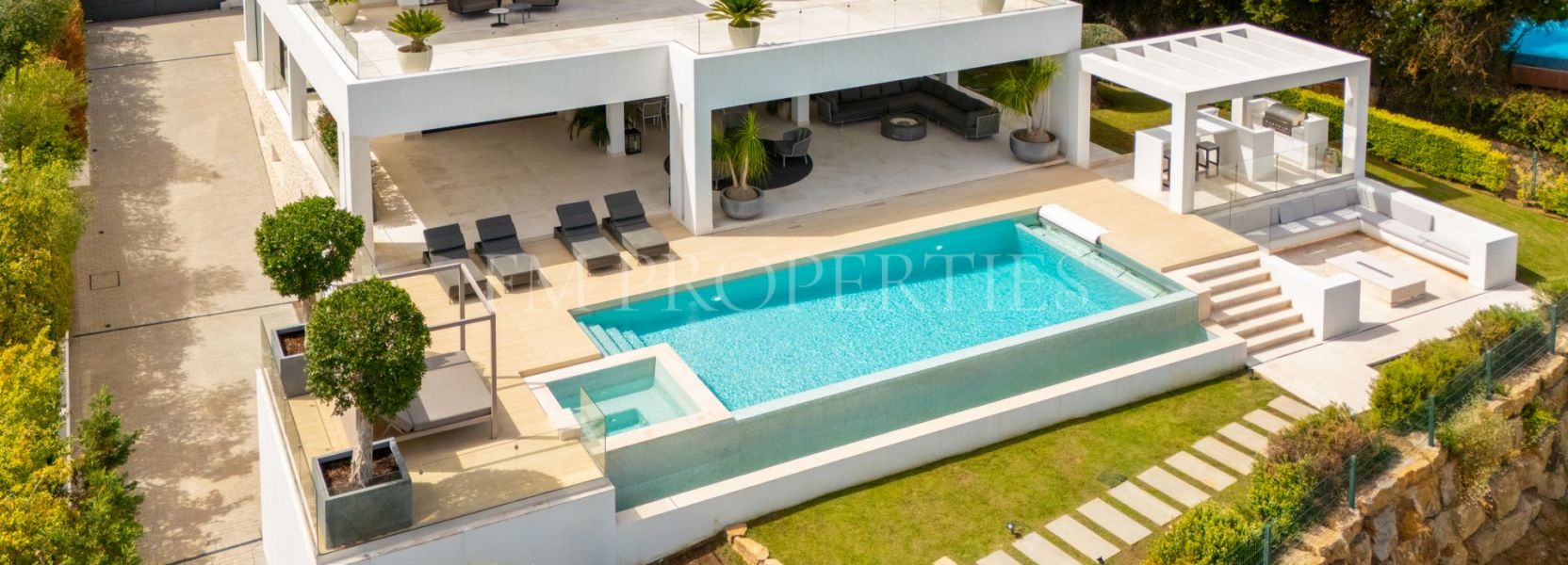 Villa  in Nueva Andalucia, Marbella