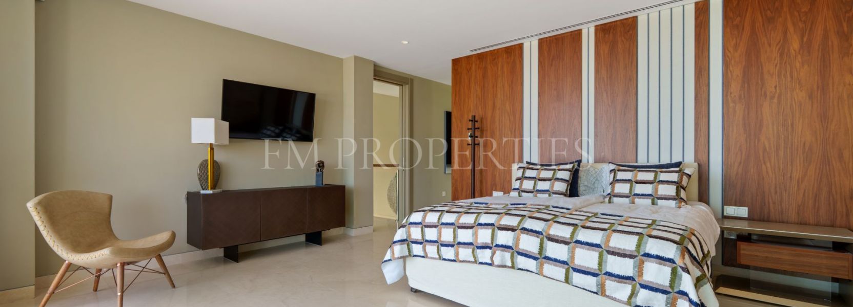 Villa  in Nueva Andalucia, Marbella