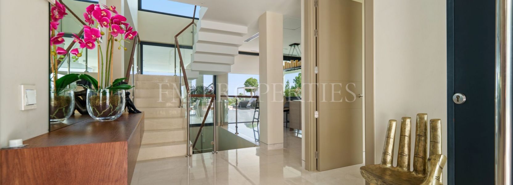Villa  in Nueva Andalucia, Marbella