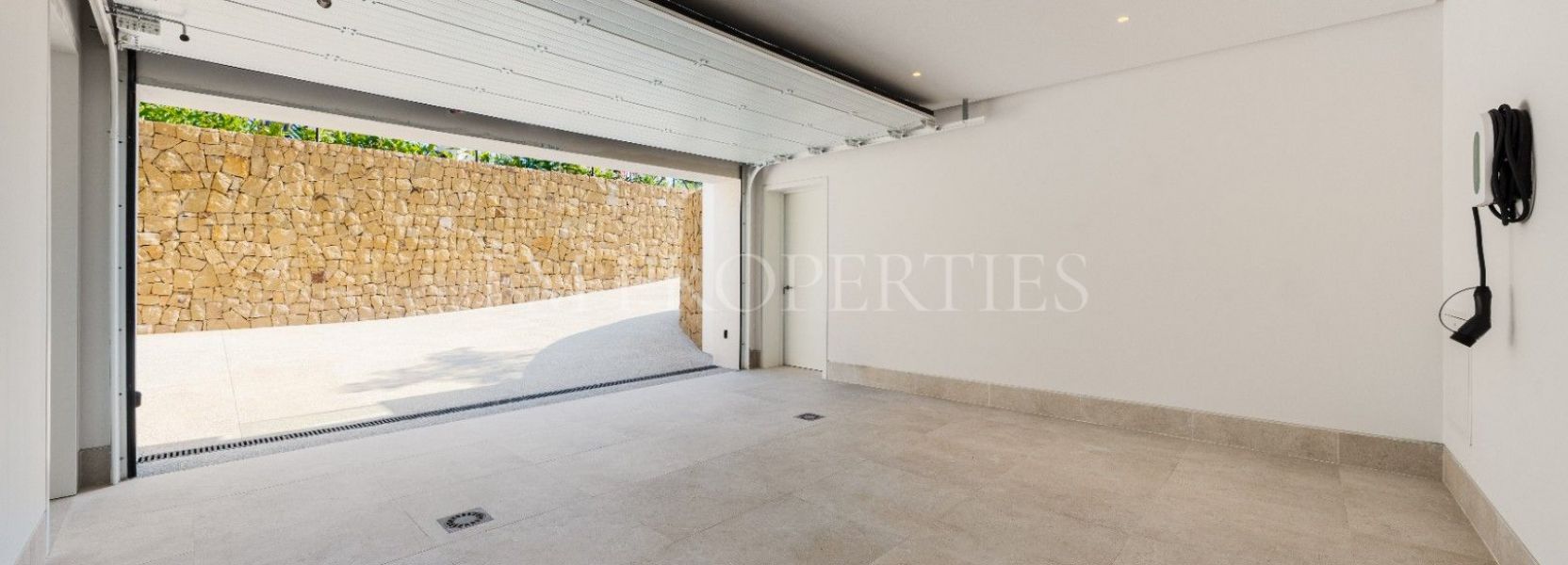 Villa  in Marbella Hill Club, Marbella Golden Mile, Marbella