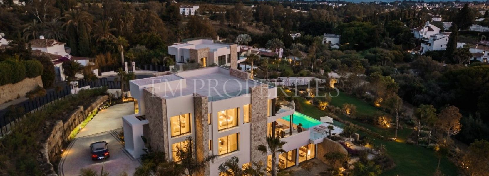 Villa  in Marbella Hill Club, Marbella Golden Mile, Marbella