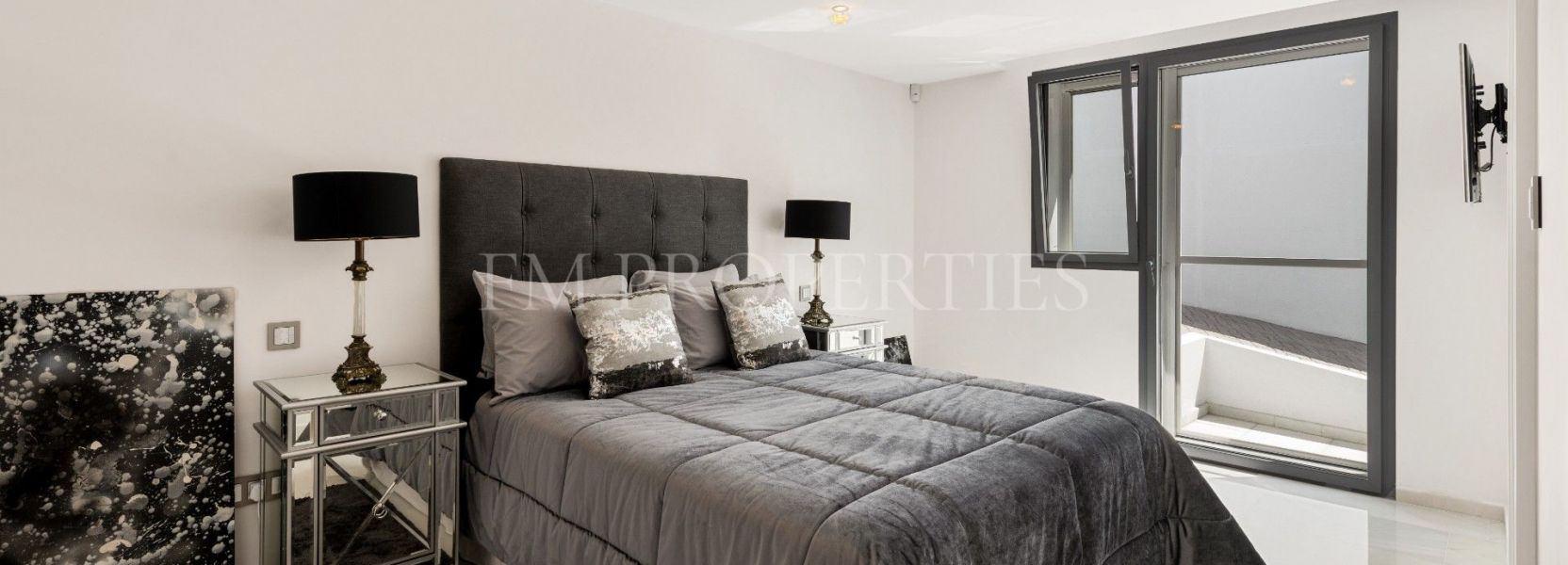 Villa  in La Cerquilla, Nueva Andalucia, Marbella