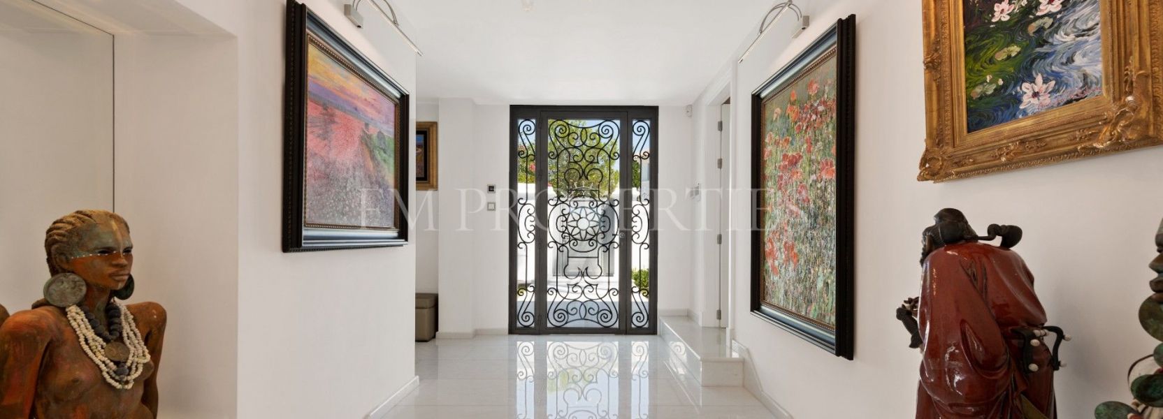 Villa  in La Cerquilla, Nueva Andalucia, Marbella