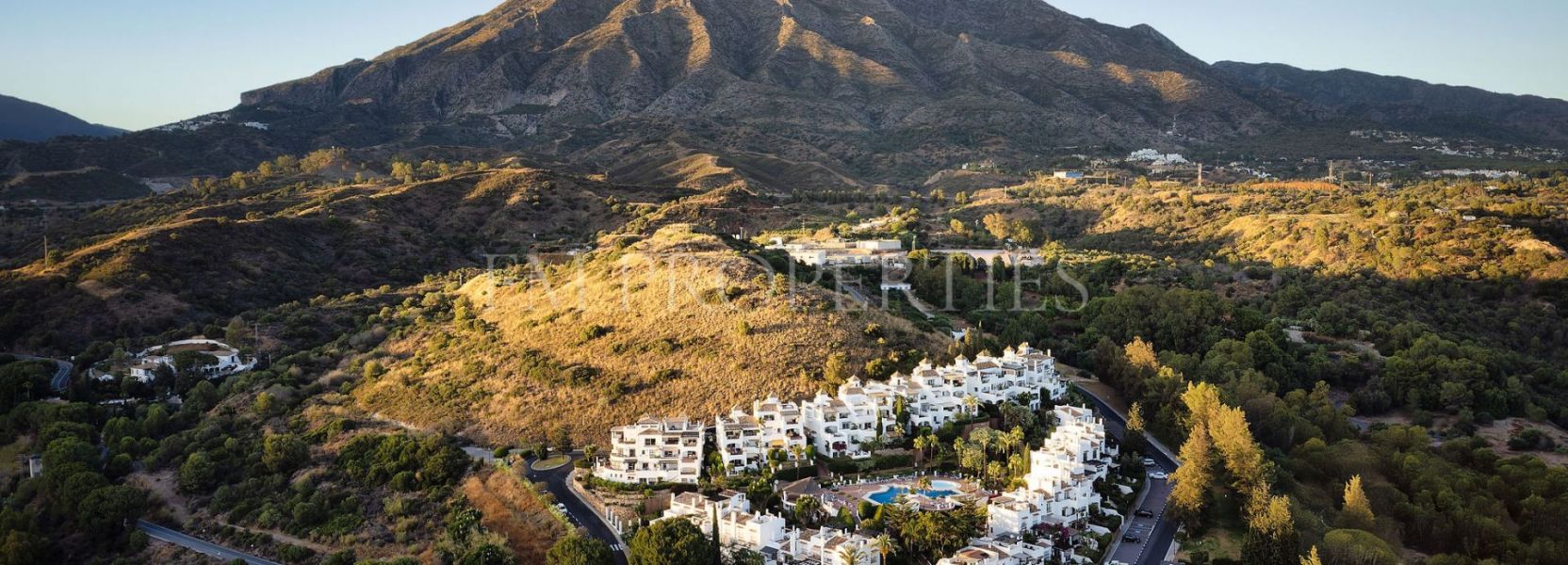 Adosado  en Club Sierra, Marbella Golden Mile, Marbella